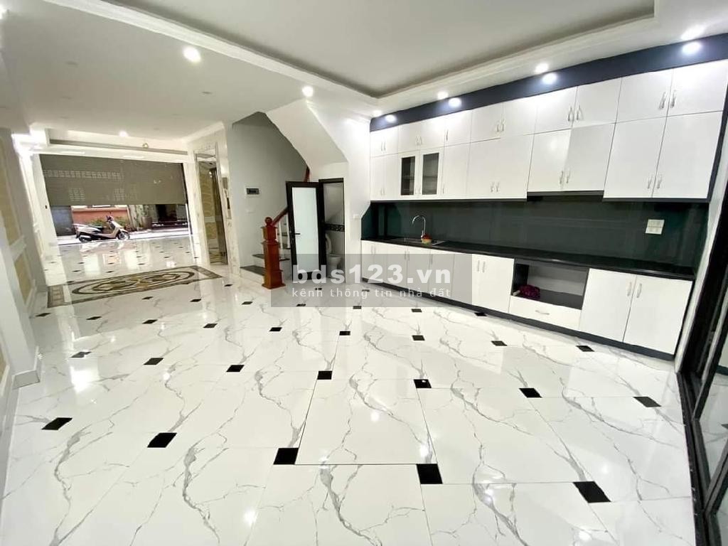 Bán nhà Nguyễn Văn Cừ 85 m 5 tầng thang máy gara ô tô ngõ to thông gần phố