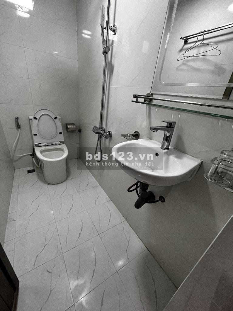 Nhà 5 tầng, lô góc, xây mới phố Đông Quan - Cầu Giấy, nội thất 5*, xách vali vào ở.