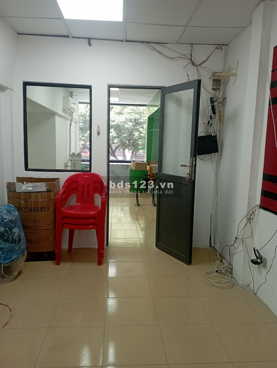 Văn phòng cho thuê 30m2 đường Lê Thị Riêng Quận 1.