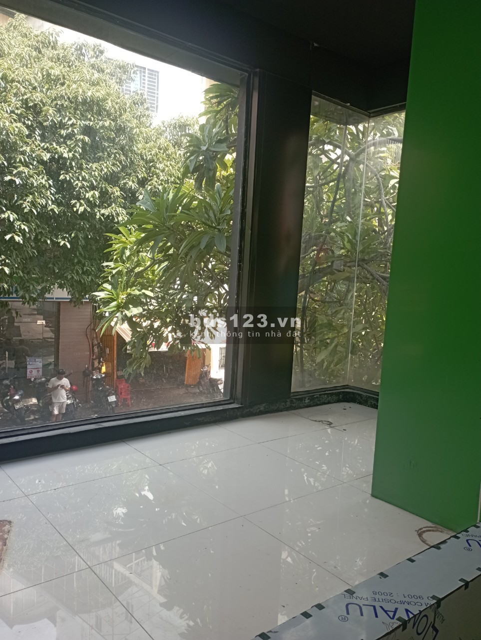 Văn phòng cho thuê 30m2 đường Lê Thị Riêng Quận 1.