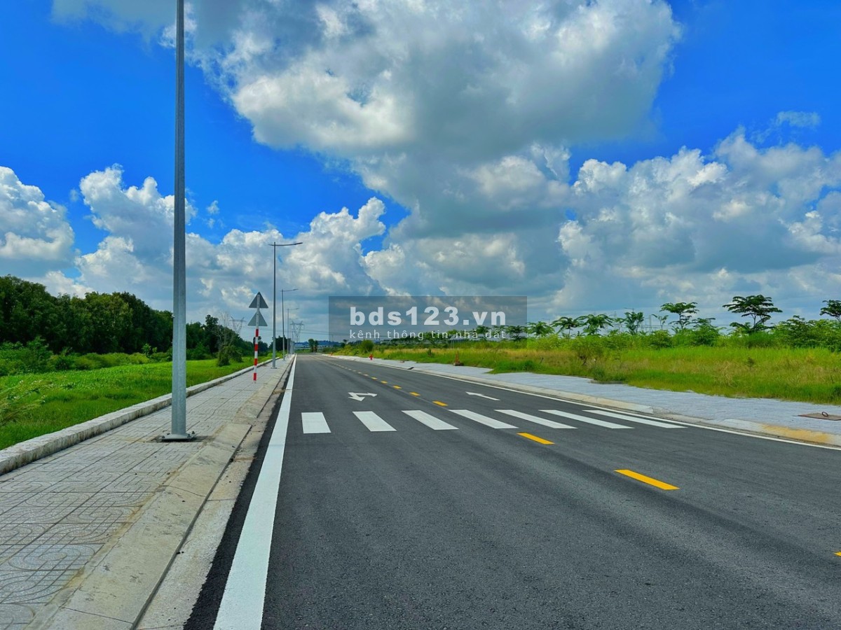 Bán gấp 2 nền view sông, giáp Bình Chánh tại Dragon Pearl, 90m2, sổ hồng riêng