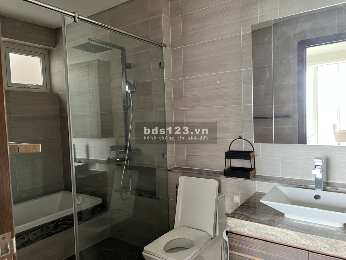 Cho thuê 3PN Sarica Sala view công viên 140m2