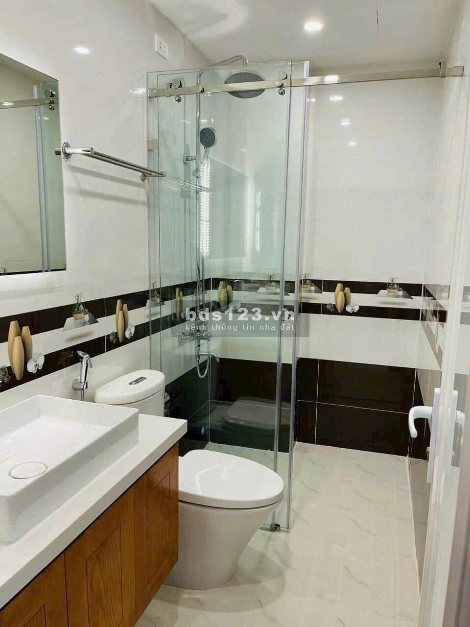 Bán Căn Nhà 5 Tầng Ở Chợ Vân Canh - Xuân Phương - Hoài Đức