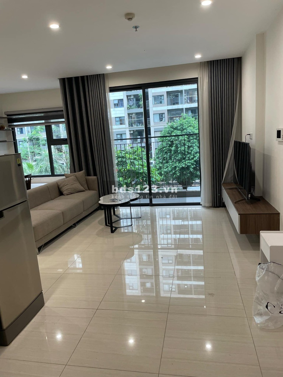 Cần bán căn 2PN GÓC 71m, ban công Đông Nam, full đồ giá 2,820 tỷ bao thuế phí - Vinhomes Ocean Park