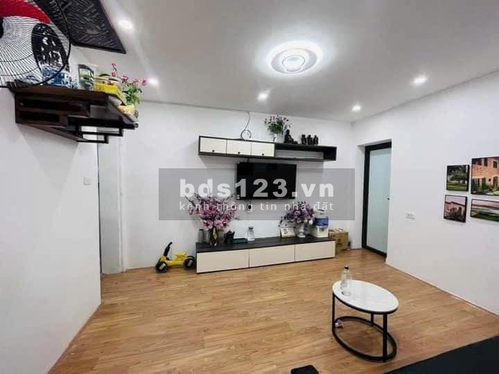 Bán Nhà View Mặt Phố Tân Mai, Hoàng Mai 65m, giá 2.18 tỷ.