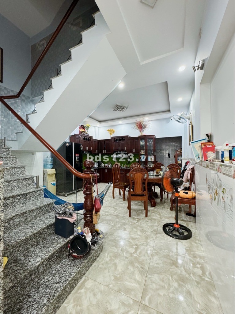Bán gấp căn 5×15m, Khu Mã Lò Lê Văn Quới, hẻm 8m thông