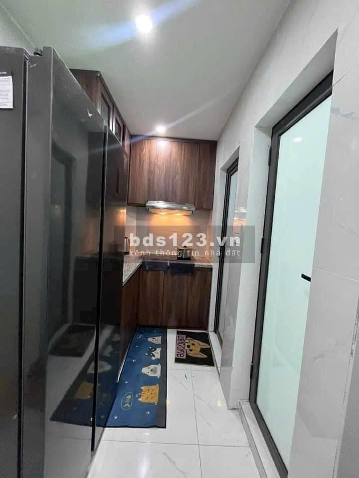 Bán Nhà View Mặt Phố Tân Mai, Hoàng Mai 65m, giá 2.18 tỷ.