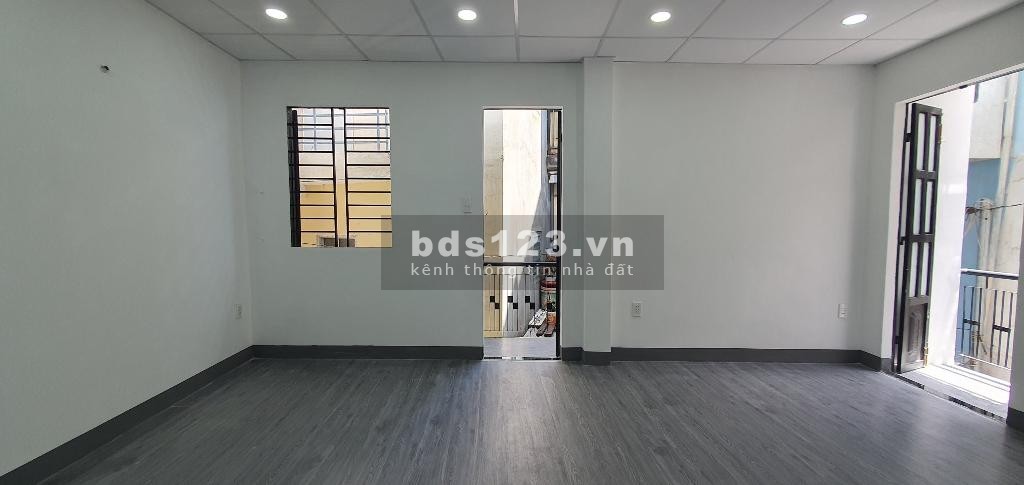 BÁN NHANH NHÀ 3 TẦNG NGANG 5.4M. GẦN SÂN BAY. NGUYỄN TRỌNG TUYỂN. 3.5 TỶ