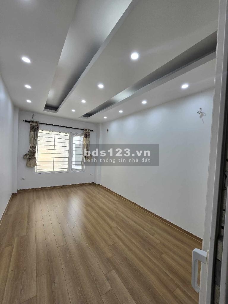 Bán nhà bồ đề thông hồng tiến dân xây .5 tầng ngõ thông kinh doanh