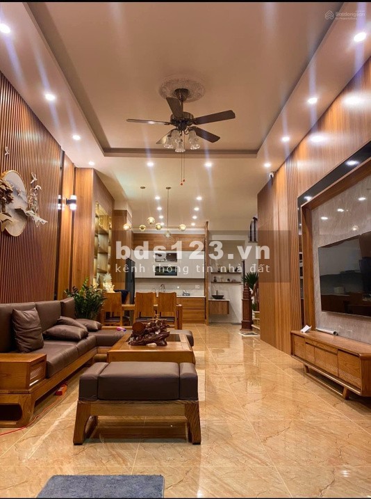 Bán nhà Ngô Gia Tự, Gần cầu Đông Trù, Diện tích 40m2, chỉ với 4,4 tỷ