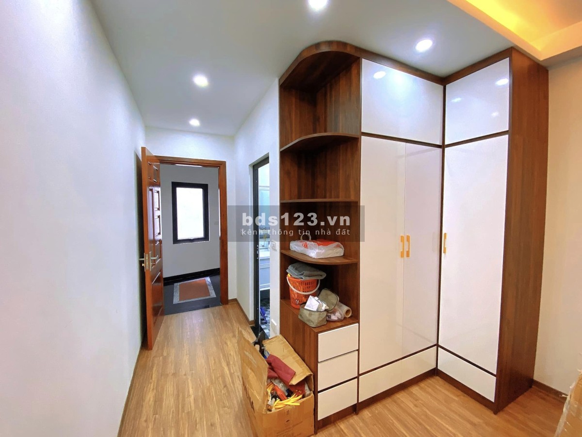 Bán nhà 5 tầng Mỹ Đình Nam Từ Liêm 38m2 MT 3.7m nhà mới đập hộp nở hậu phố trung tâm
