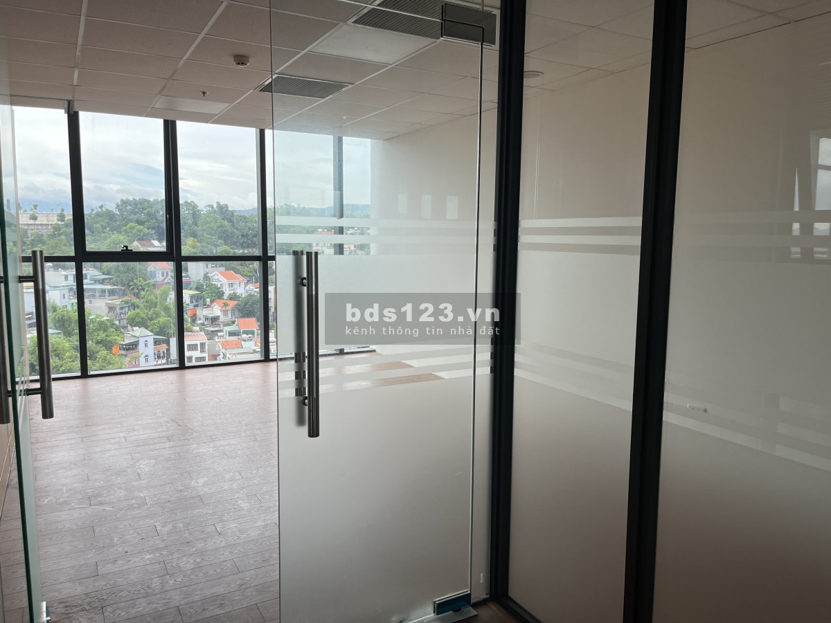 MEET COWORKING SPACE - số 70 Nguyễn Văn Cừ - Cho thuê văn phòng chia sẻ