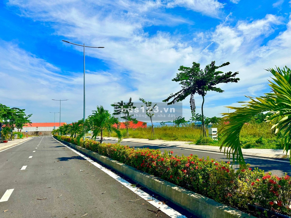 Bán đất thổ cư 100%, giáp ranh Bình Chánh, sổ hồng đầy đủ giá chỉ tầm 1.6tỷ