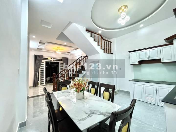 CHÍNH CHỦ CẦN BÁN GẤP NHÀ 2 TẦNG GẦN CHỢ BÌNH THÀNH QUẬN BÌNH TÂN