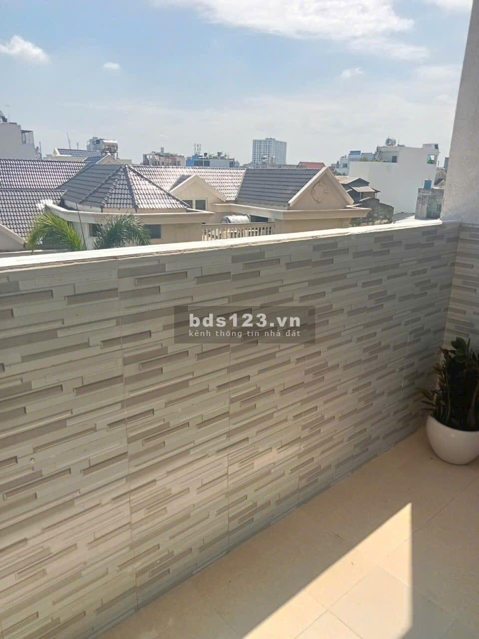 Bán căn góc tại chung cư 590 Cách Mạng Tháng 8 - P11 - Q3: 85m2 3tỷ9 2pn 2wc. Sổ hồng riêng vay 80%