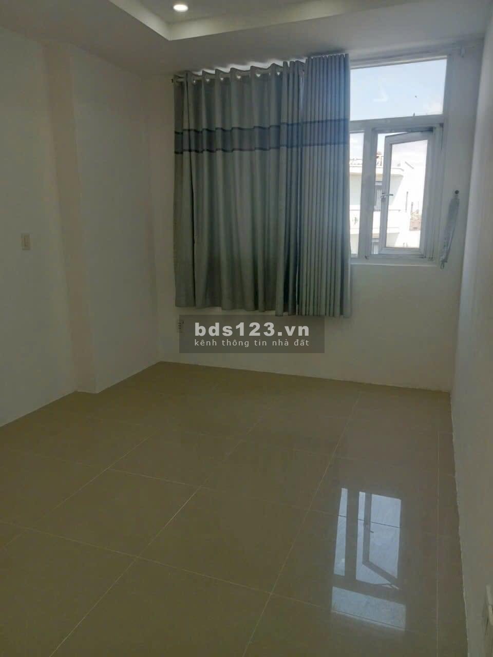 Bán căn góc tại chung cư 590 Cách Mạng Tháng 8 - P11 - Q3: 85m2 3tỷ9 2pn 2wc. Sổ hồng riêng vay 80%