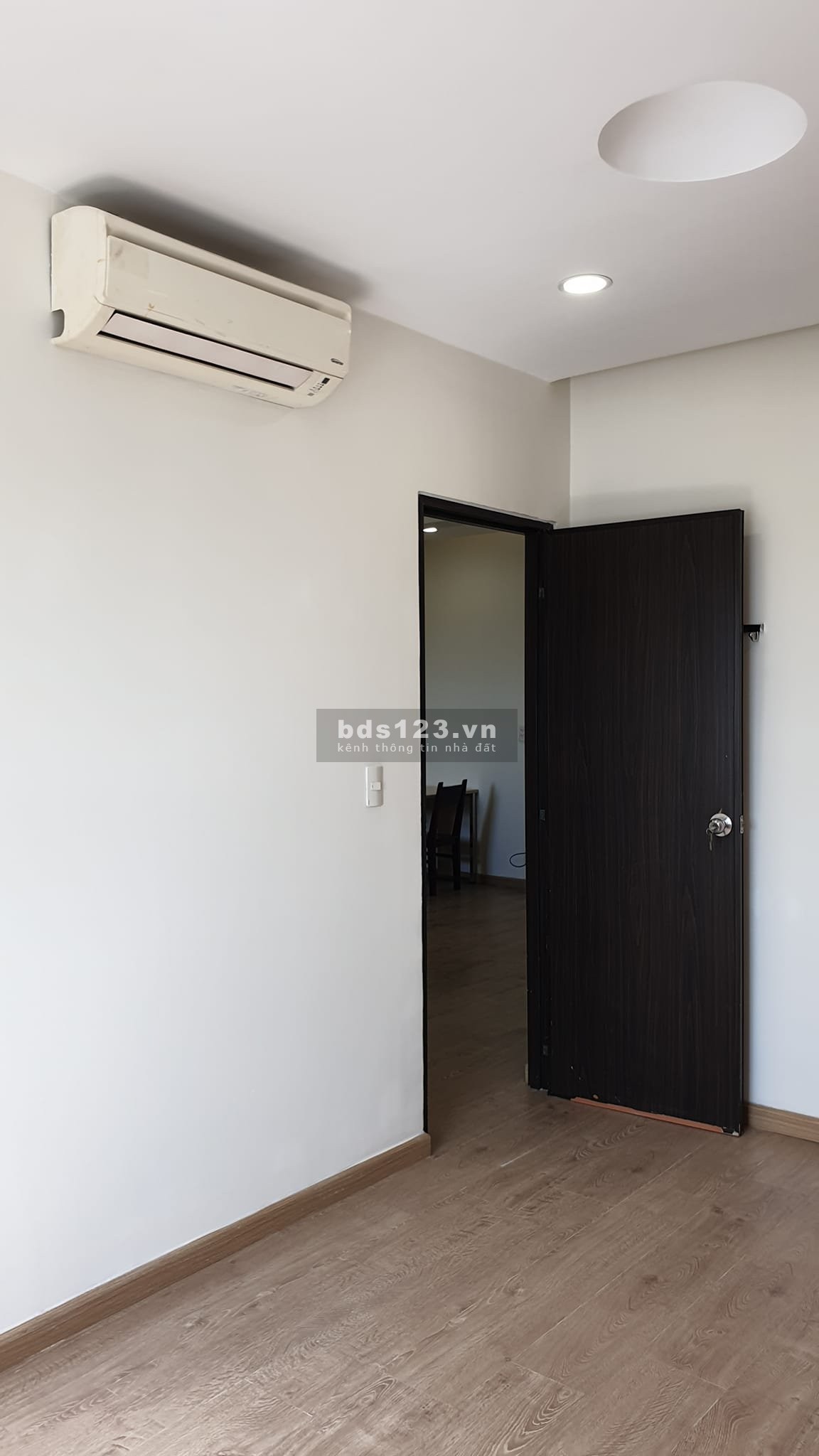 Chung cư 590, CMT8, Phường 11, Quận 3:80m2,2p ngủ,có Nt, 13tr(TL)