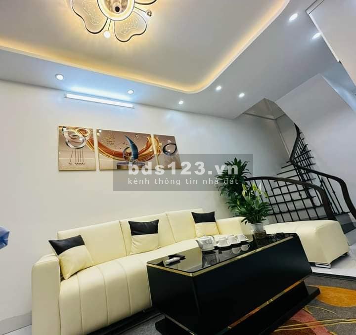 Bán Nhà Đẹp, Mới Mạc Thị Bưởi, Hai Bà Trưng 30m, 4 tầng, mt 3.1m, giá 5.8 tỷ.