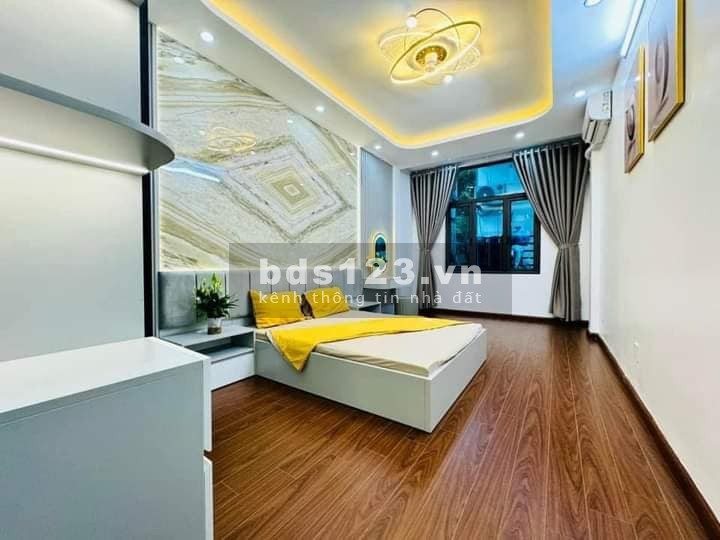 Bán Nhà Đẹp, Mới Mạc Thị Bưởi, Hai Bà Trưng 30m, 4 tầng, mt 3.1m, giá 5.8 tỷ.