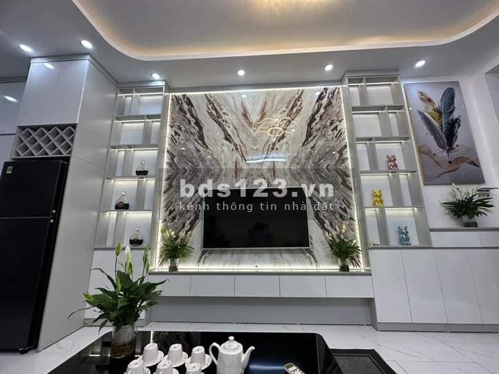 Bán Nhà Đẹp, Mới Mạc Thị Bưởi, Hai Bà Trưng 30m, 4 tầng, mt 3.1m, giá 5.8 tỷ.
