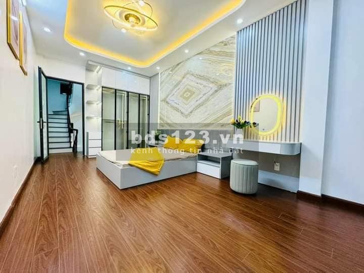 Bán Nhà Đẹp, Mới Mạc Thị Bưởi, Hai Bà Trưng 30m, 4 tầng, mt 3.1m, giá 5.8 tỷ.