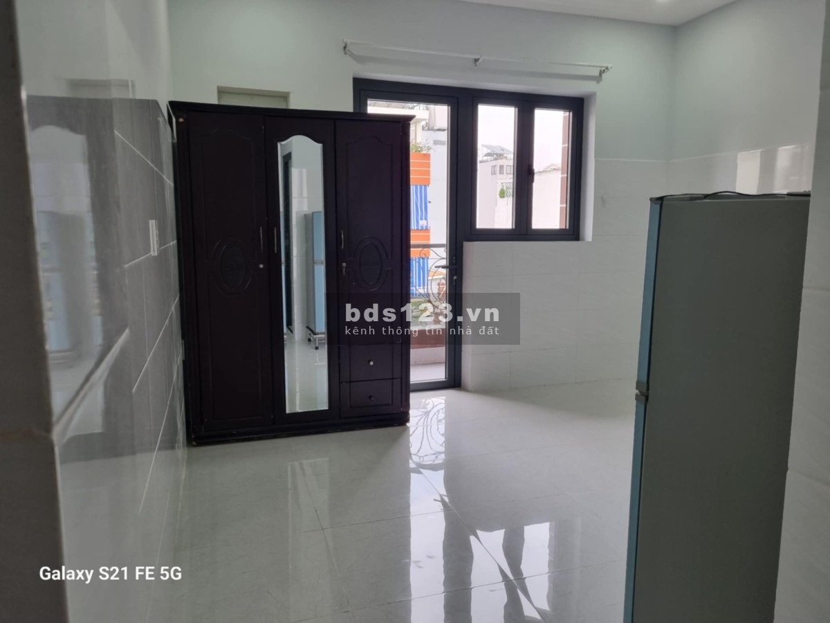PHÒNG CHO THUÊ - LẦU 2 MỚI XÂY - CÓ BAN CÔNG - DIỆN TÍCH 24M2_XVNT_HÀNG XANH