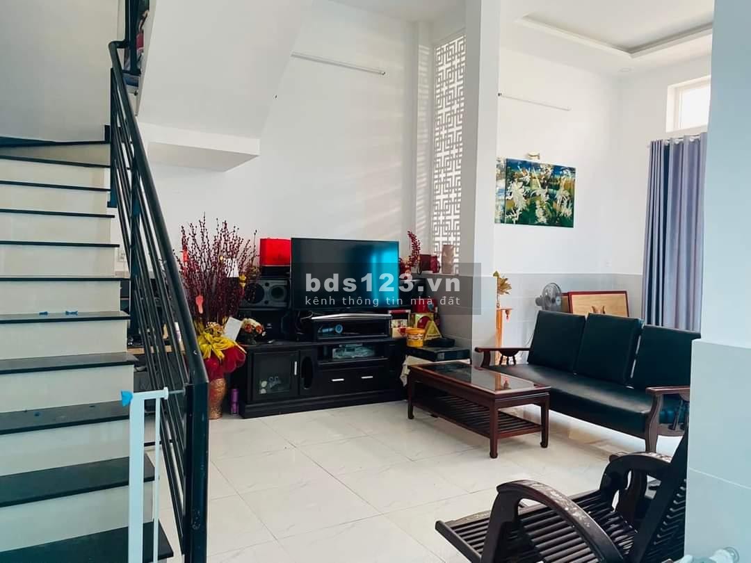 Bán nhà hẻm 6m nông, 125m2 mặt tiền 9.6m làm chia 2 căn - 25 tỉ tại Nguyễn Văn Thương, Bình Thạnh