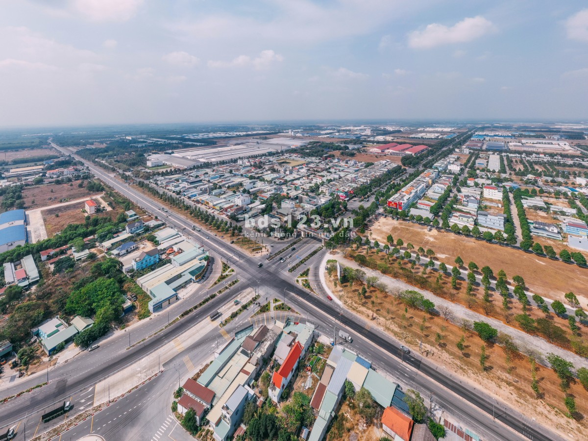 Chính chủ bán đất giá 880tr/100m2 full thổ cư, ngay TTHC Bàu Bàng