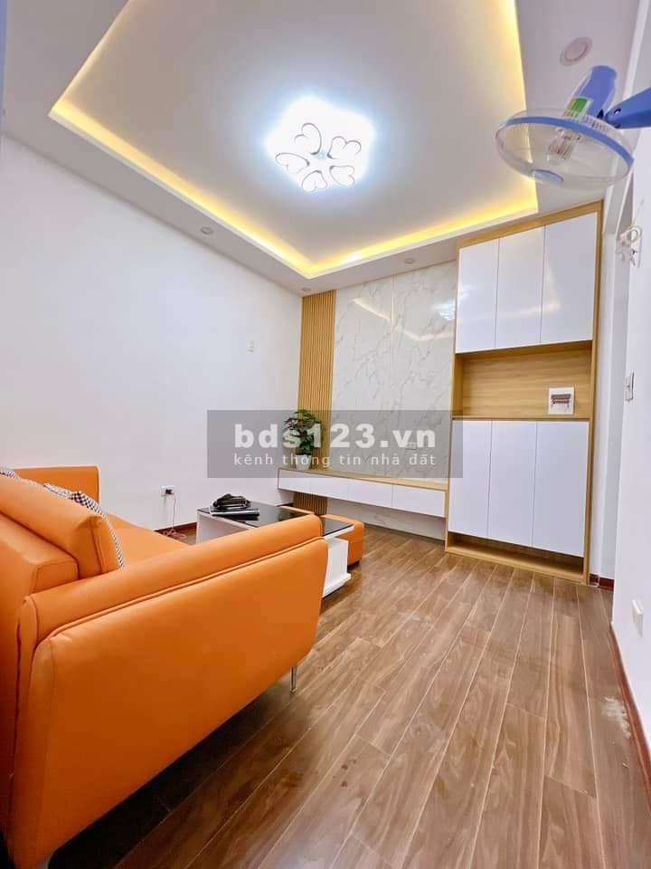 Bán Nhà Gần Đường Ô TÔ Trương Định, Hoàng Mai 70m, giá 2.6 tỷ.