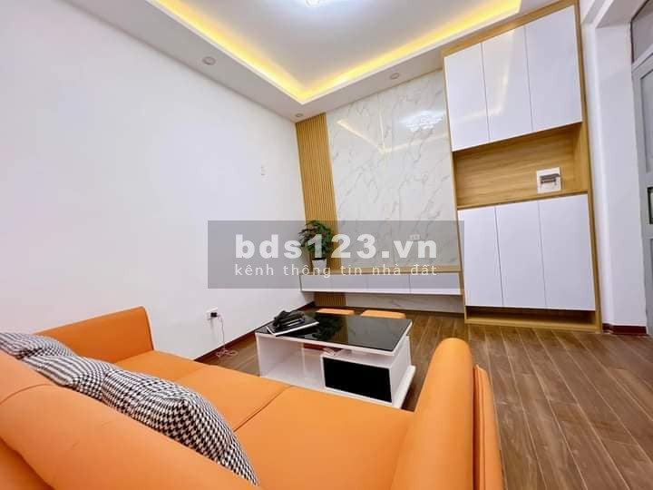 Bán Nhà Gần Đường Ô TÔ Trương Định, Hoàng Mai 70m, giá 2.6 tỷ.