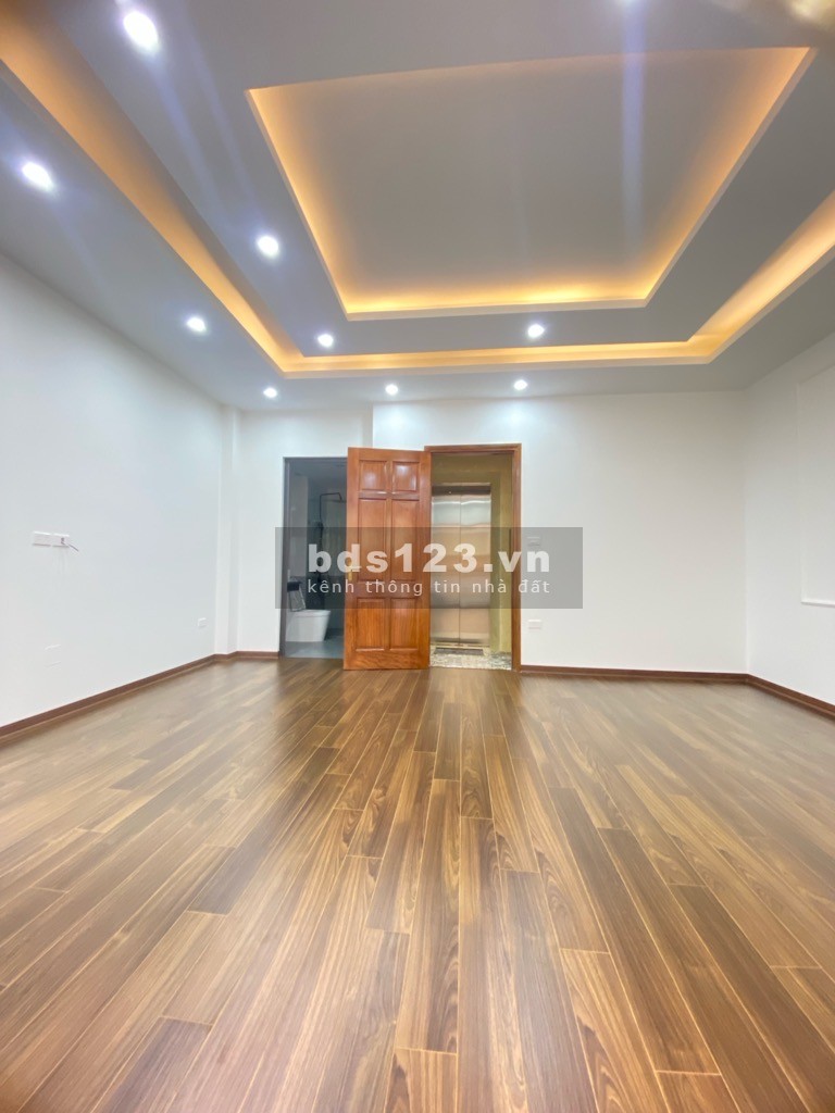 Bán nhà 6 tầng khu phân lô quân đội đường Nguyễn Ngọc Nại, ô tô đỗ sát nhà, giá 12 tỷ