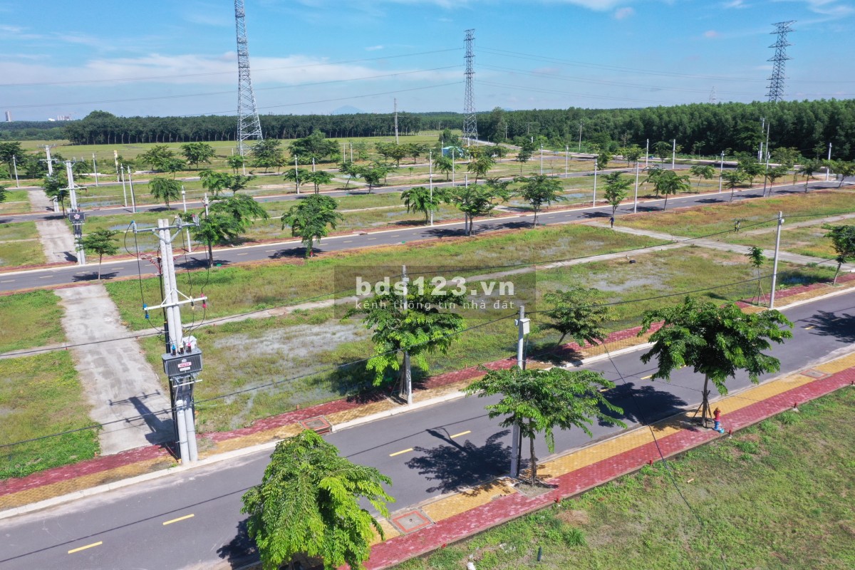 Chính chủ bán đất giá 880tr/100m2 full thổ cư, ngay TTHC Bàu Bàng