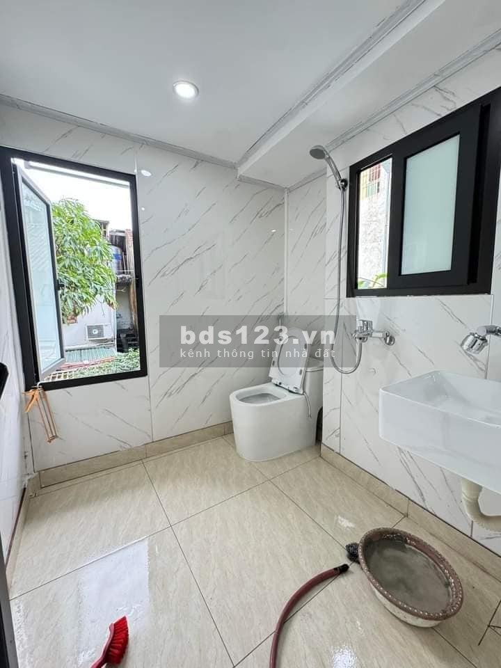 Bán Nhà Gần Đường Ô TÔ Mai Động , Hoàng Mai 80m, giá 2.388 tỷ.