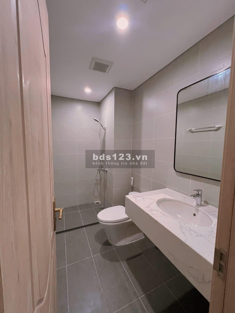 Qũy căn vila shop house liền kề đã hoàn thiện 2-5 tầng có nóng lạnh điều hòa.giá 6,4tr