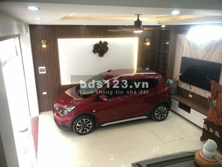 Bán nhà Bồ Đề dân xây 38 m 5 tầng ngõ thông gần cầu giường học các cấp