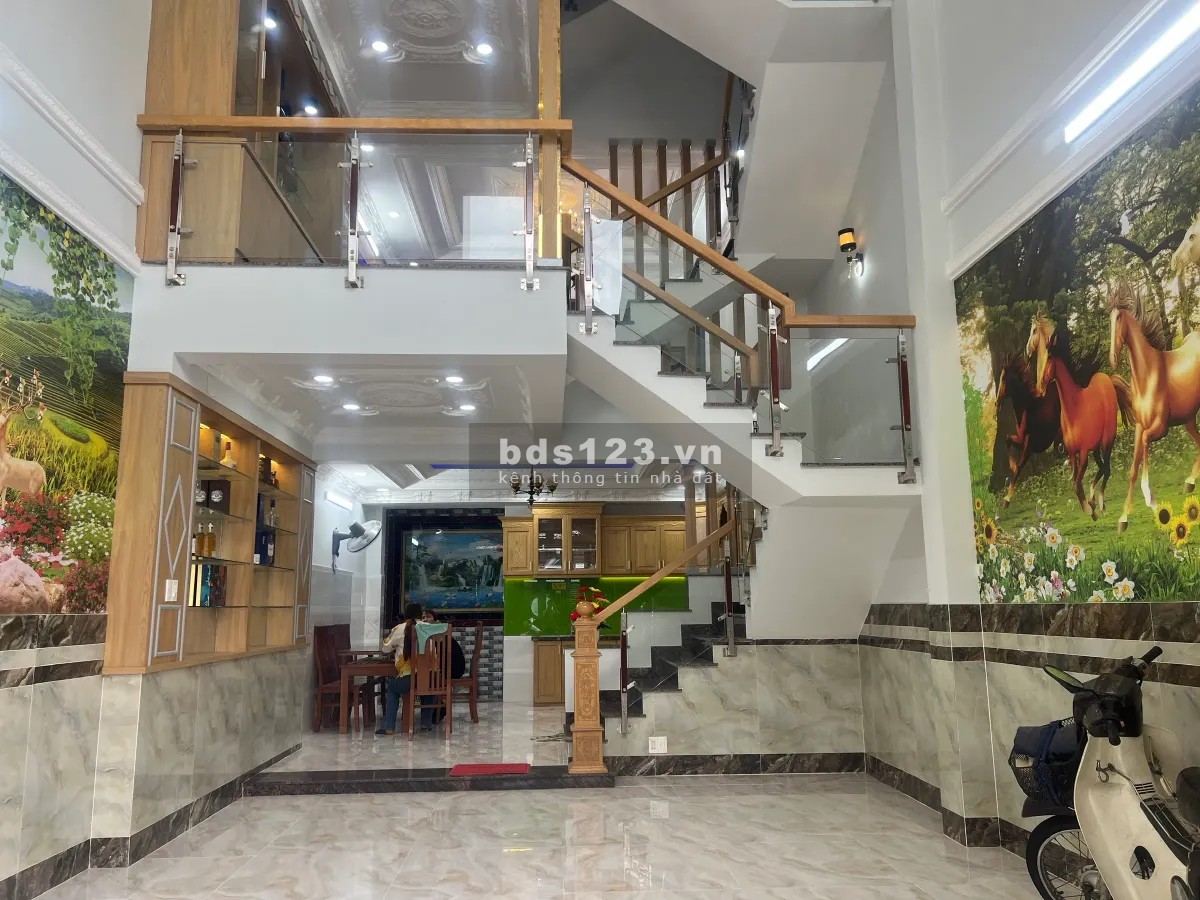 CẦN BÁN GẤP NHÀ MỚI XÂY ĐANG TRỐNG, DỌN VÀO Ở NGAY, NHÀ ĐẸP MÊ LY LUÔN Ạ KV AN NINH. GIÁ 6 TỶ