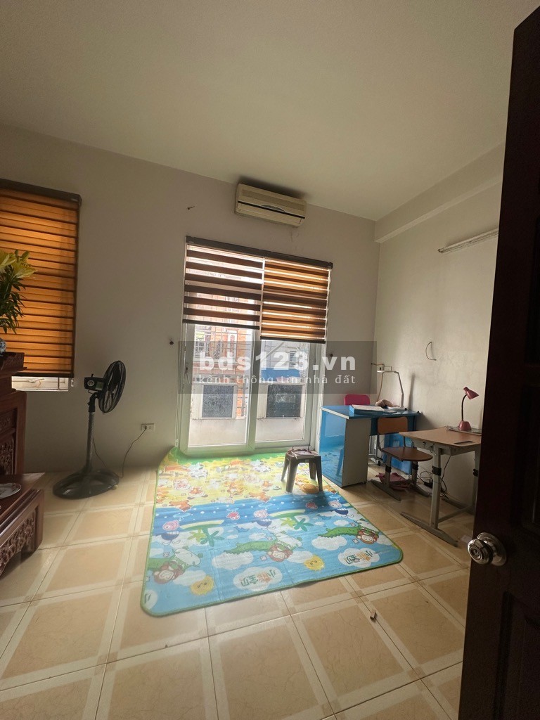 Bán nhà bồ đề dân xây 55 m 4 tầng mặt tiền 4,8 m ngõ thông gần cầu 67 tỷ