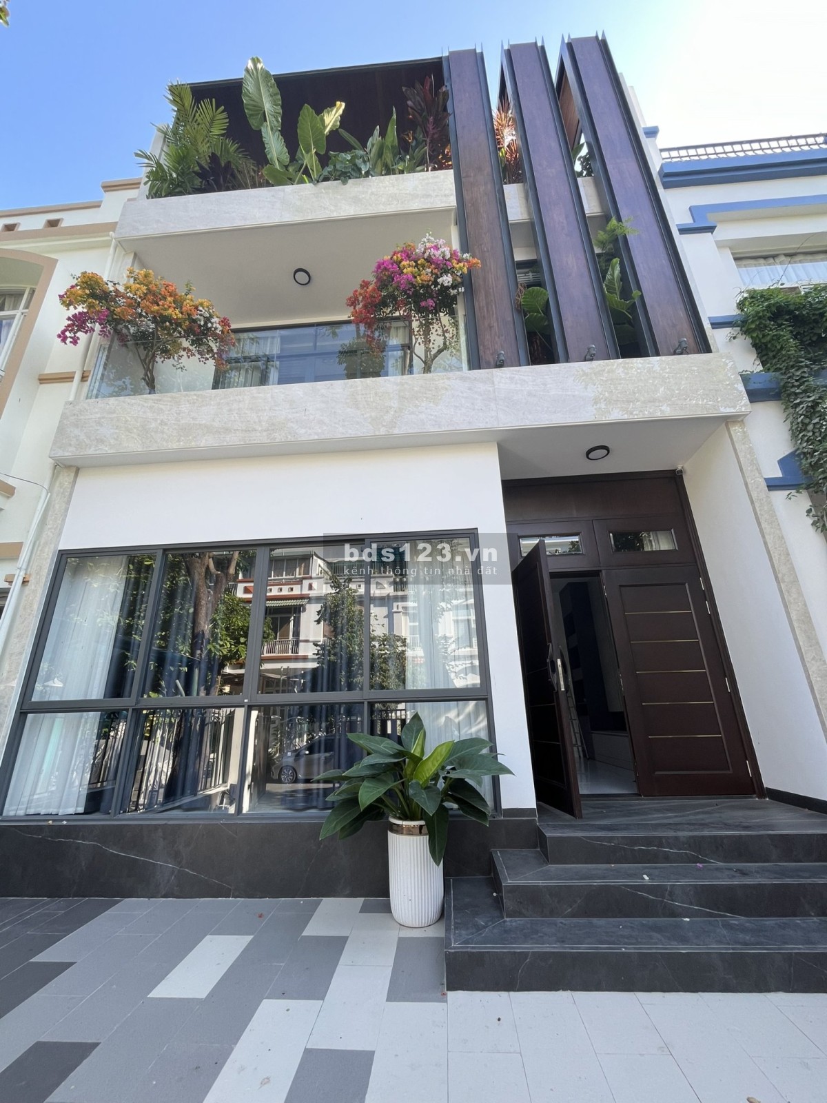 CHO THUÊ BIỆT THỰ MỚI XÂY PHÚ MỸ HƯNG Q.7 _ 4 Phòng ngủ, 7x18m, nội thât đầy đủ, GIÁ 60TRIỆU
