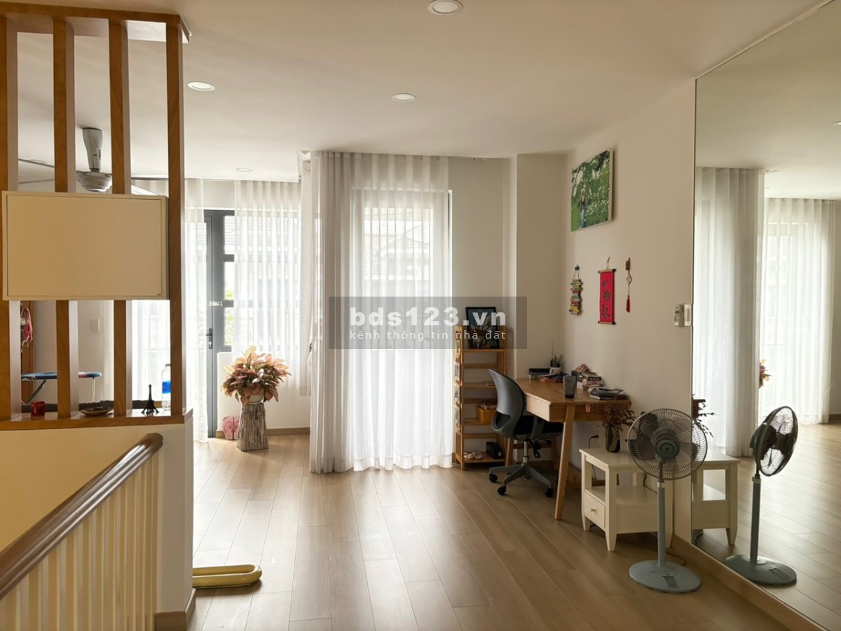 CHO THUÊ NHÀ PHỐ LAVILA NHÀ BÈ, 4 PHÒNG, FULL NỘI THẤT, KHU COMPOUND AN NINH, GIÁ THUÊ 25 TRIỆU