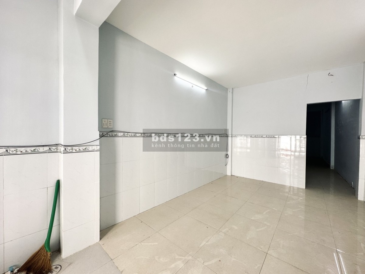 NHÀ DIỆN TÍCH LỚN - GIÁ RẺ - DƯƠNG BÁ TRẠC - F1 - Q8