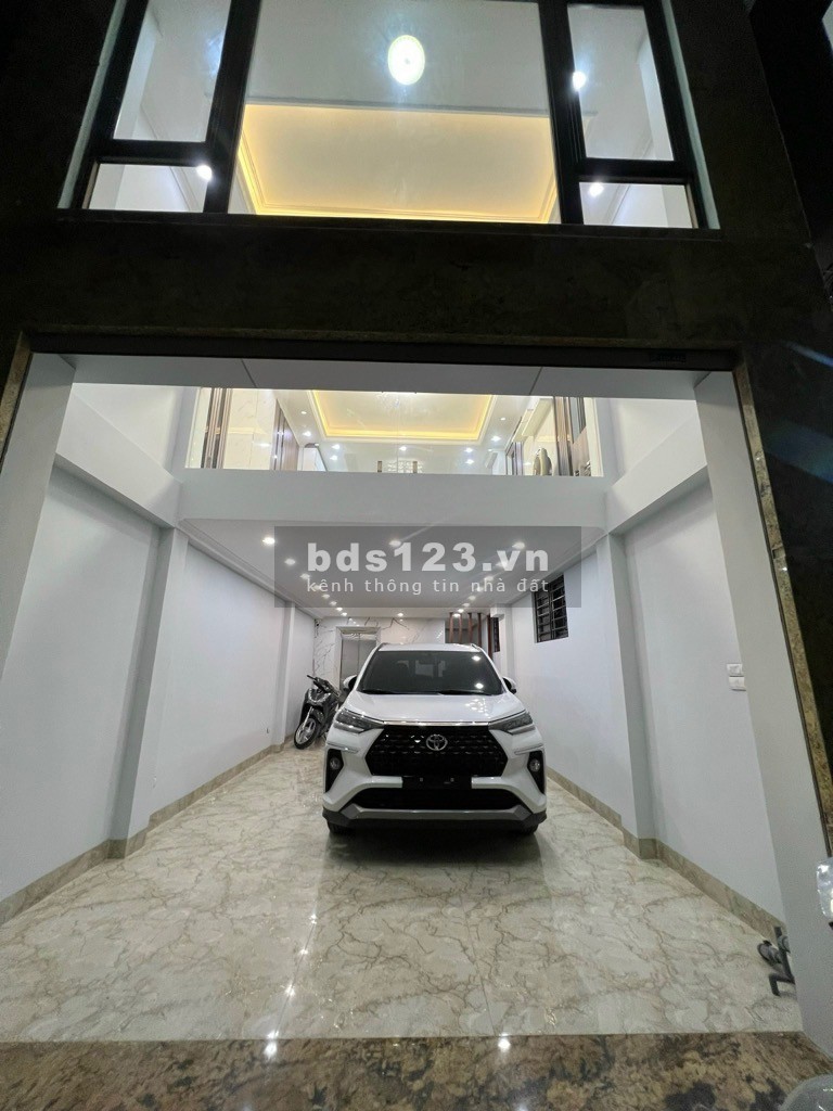 Bán nhà Ngọc Lâm thông Nguyễn Văn Cừ 7 tầng thang máy diện tích 54 m g ô tô kinh doanh