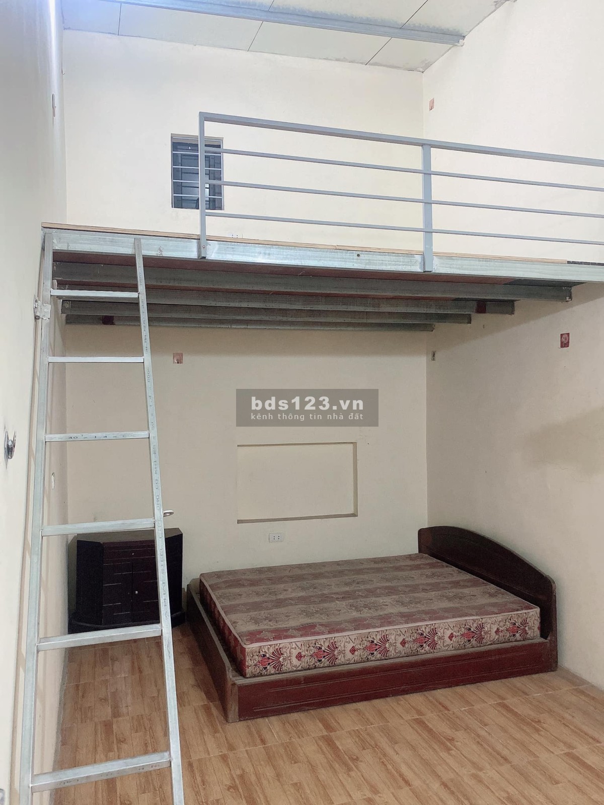 Bán đất tặng nhà C4 Cầu Cốc Nam Từ Liêm 35m2 MT 3m 2.1 tỷ vài bước oto đầu tư hoặc ở.