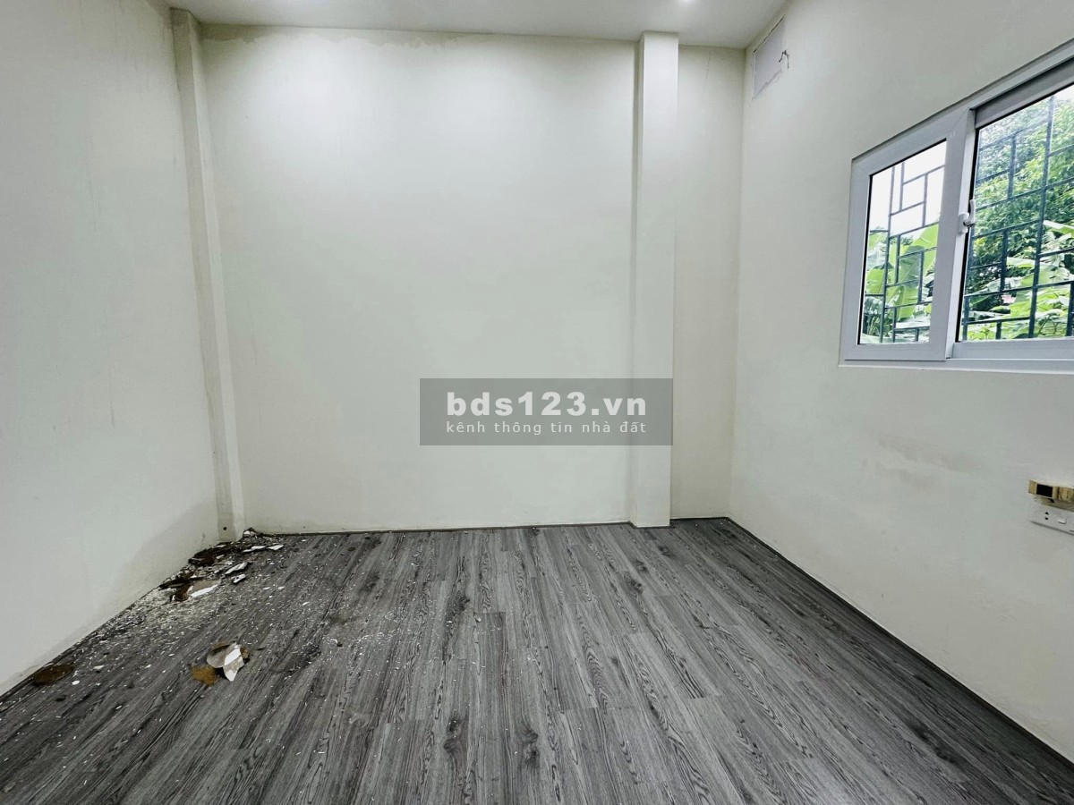 6.9 tỷ nhà Đội Cấn - 35m2 - 4 tầng - 30m ra phố