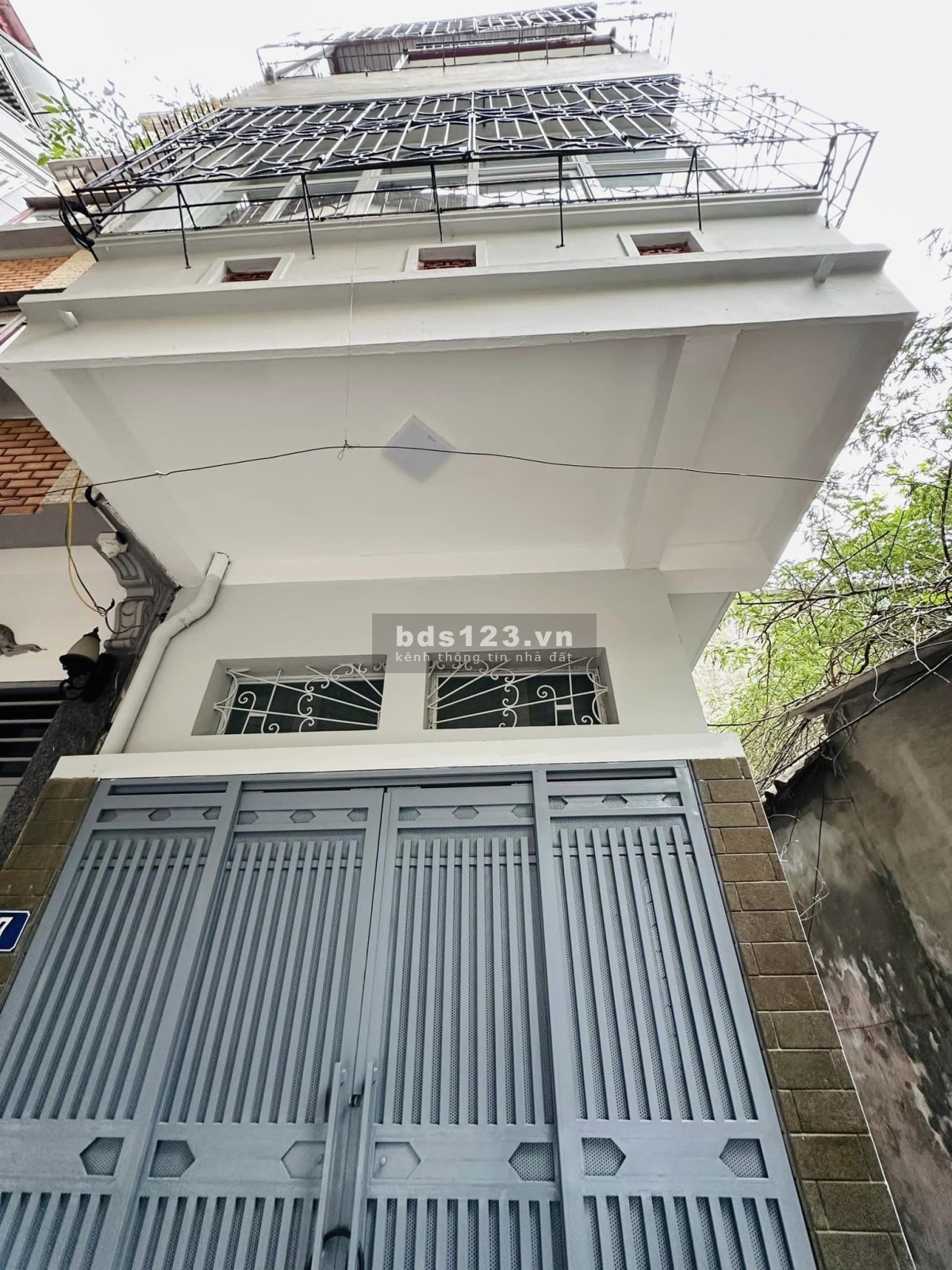 6.9 tỷ nhà Đội Cấn - 35m2 - 4 tầng - 30m ra phố
