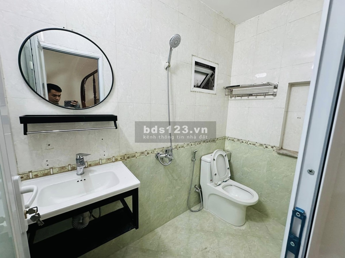 6.9 tỷ nhà Đội Cấn - 35m2 - 4 tầng - 30m ra phố