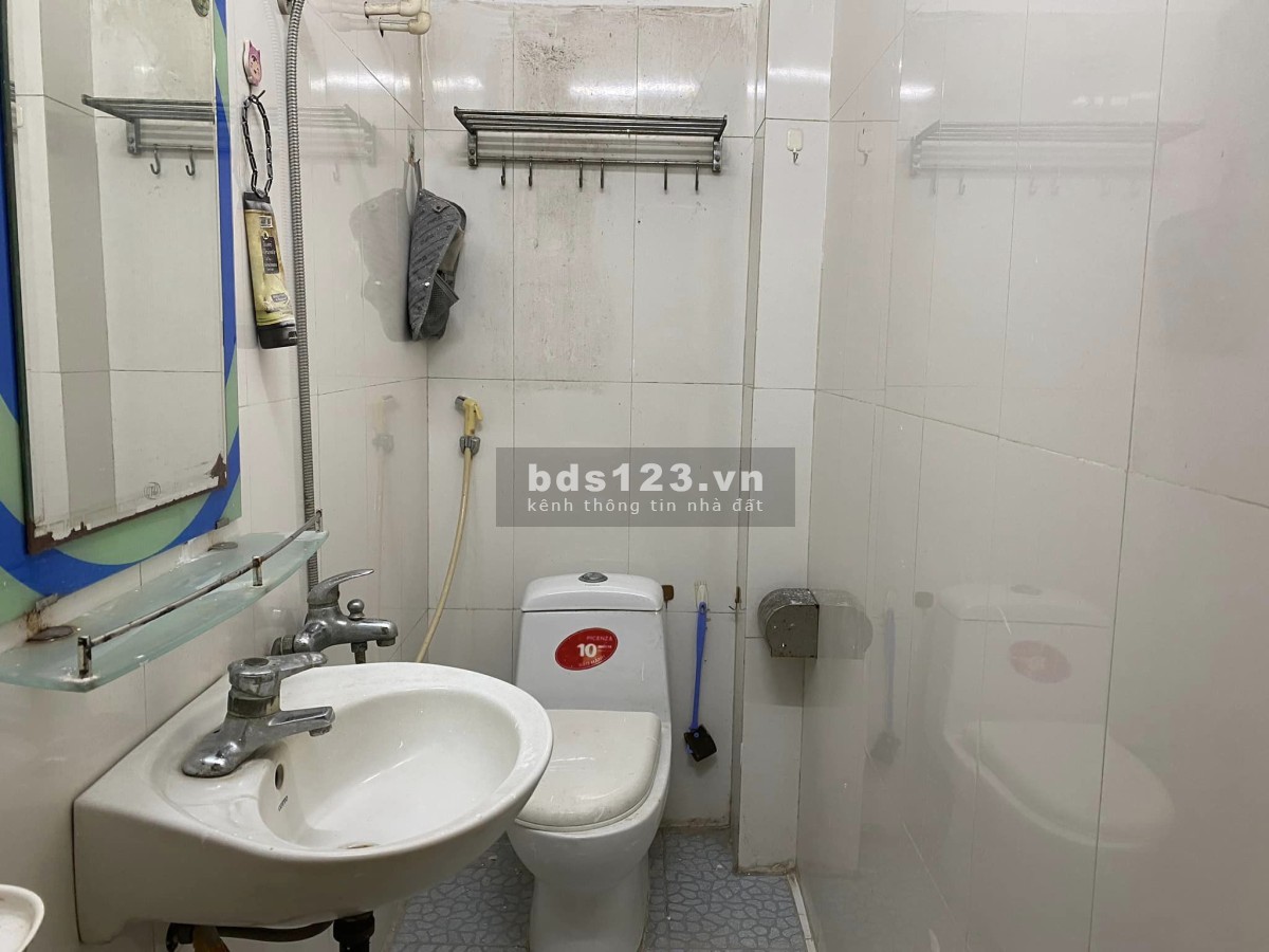 Cho thuê nhà riêng 3 tầng phố Lương Khánh Thiện Hoàng Mai, ngõ Ô tô, 5 triệu/tháng