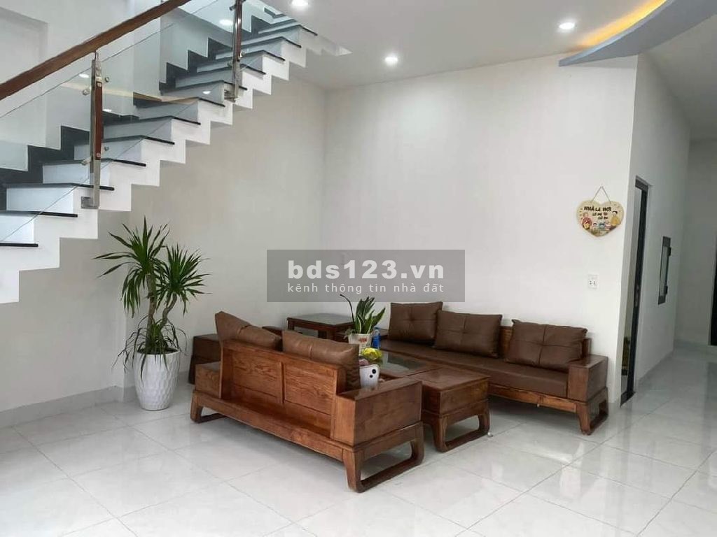BÁN NHÀ ĐẸP 200M TỚI BIỂN, RẺ 2 TỶ HƠN NHÀ 2 TẦNG Ô THÔNG NGUYỄN CHÁNH RA BIỂN 