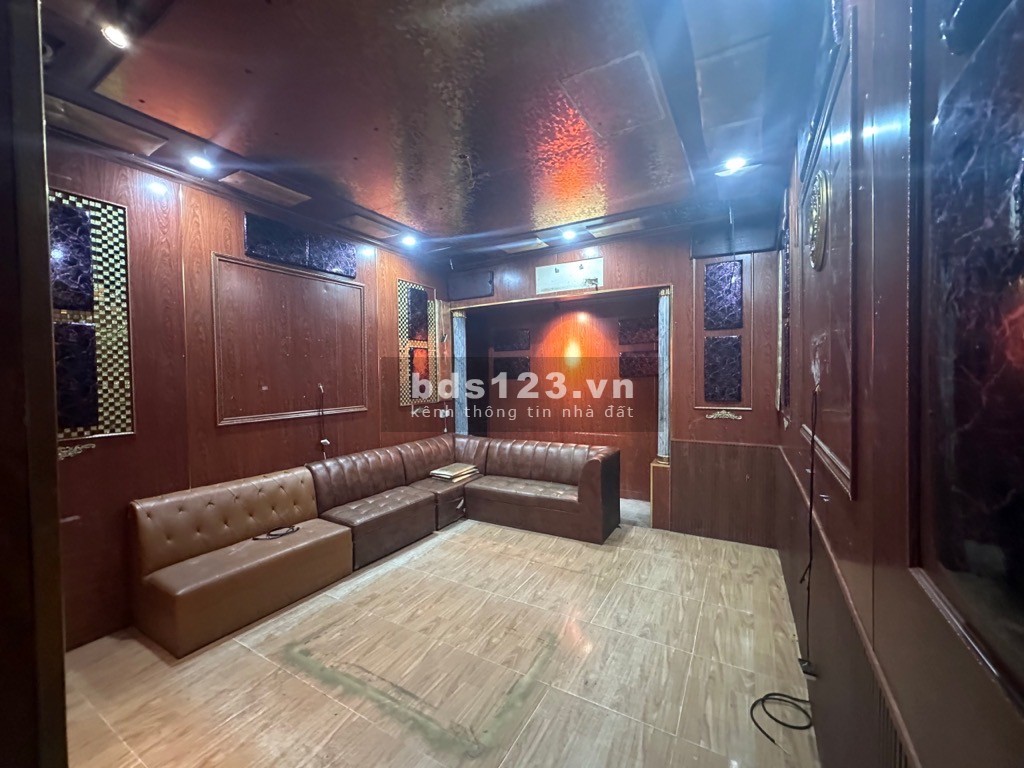 Bán nhà 2 tầng Nguyễn Ngọc Vũ, Cầu Giấy DT 57/62m2 x 2T x MT 5m cách 30m ra mặt phố