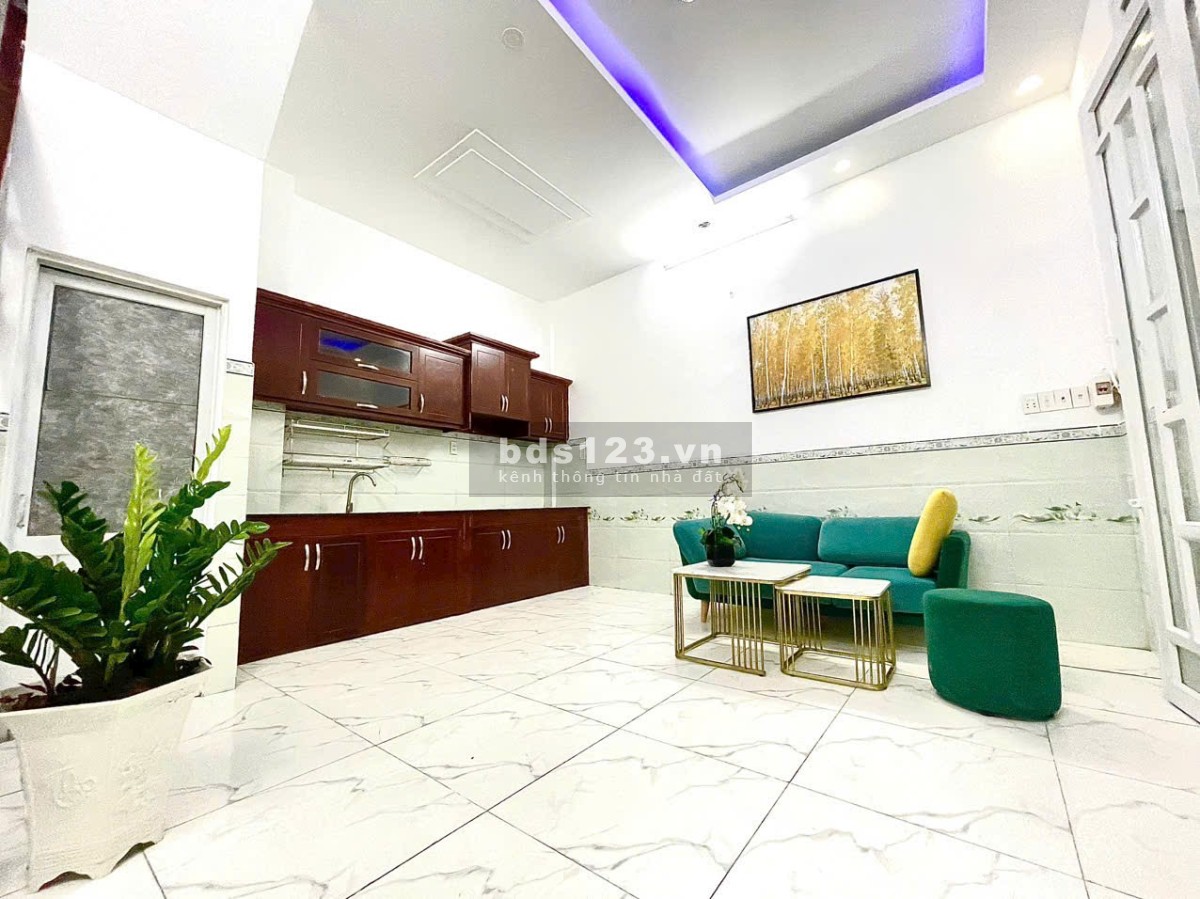 Chính chủ cán bán nhà 2 lầu cách mặt tiền chỉ 20m quận Bình Tân giá 1 tỷ 880