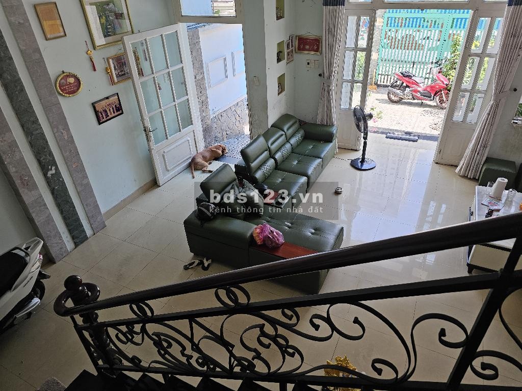 Bán nhà đẹp Huỳnh Tấn Phát, 3 tầng cũ ngang 6m X dài 24m